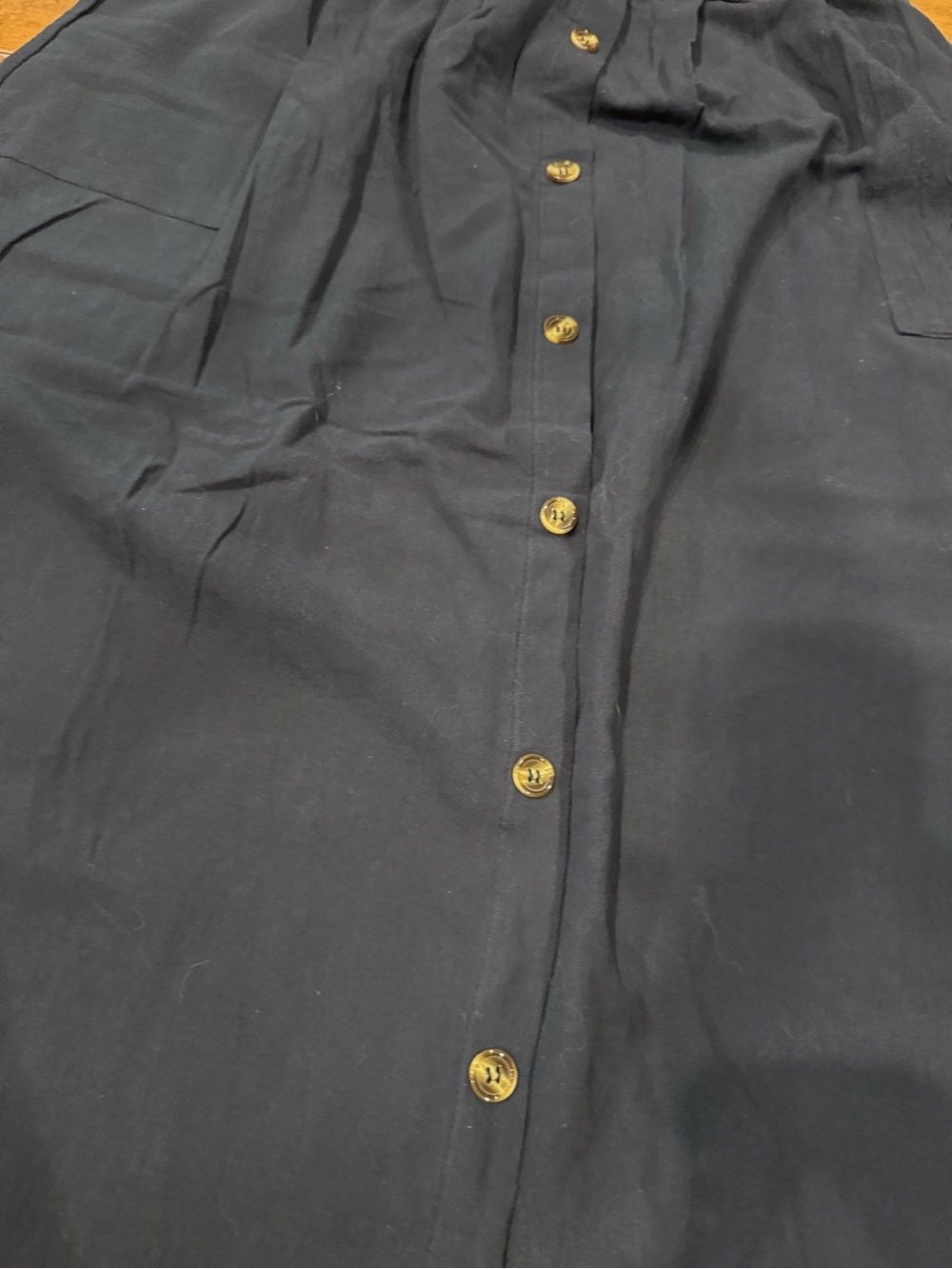 Vestidos Button-Front Navy Midi Skirt with Pockets - Picture 3 of 6